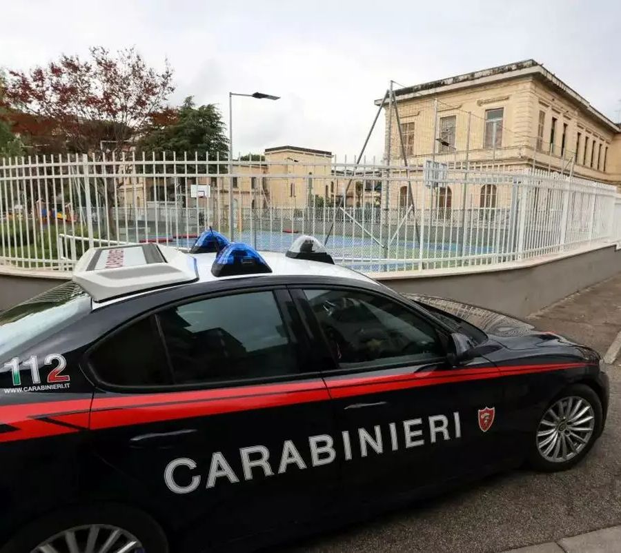 Preparava ordigni e istigava al terrorismo, giovane arrestato a Bolzano