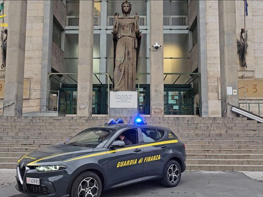 A Catania 11 indagati per frode fiscale, sequestati beni per 4,6 mln
