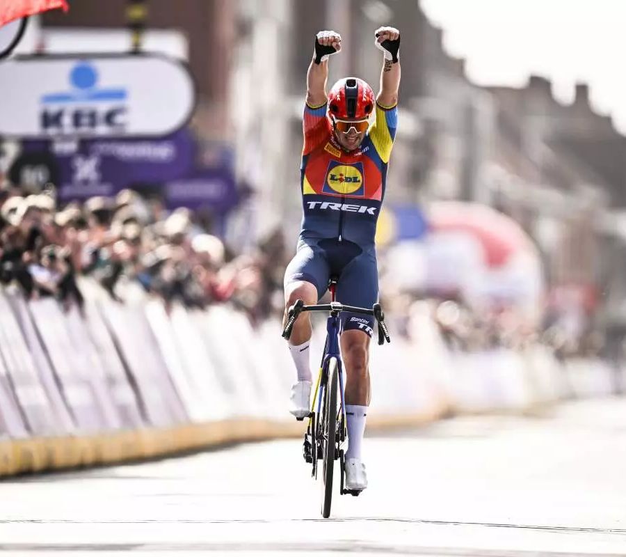 Terzo trionfo per Pedersen alla Gand-Wevelgem, Milan sul podio