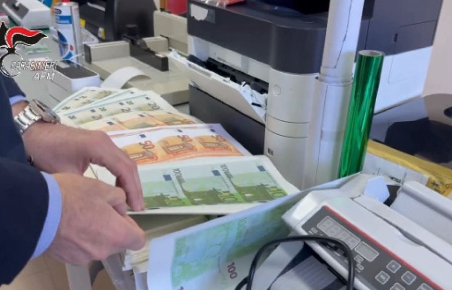 Smantellata a Lecce una stamperia clandestina di banconote false