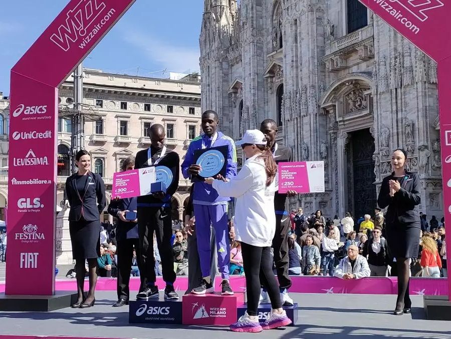 “Cuori Olimpici”, in 10 mila alla Wizz Air Milano Marathon