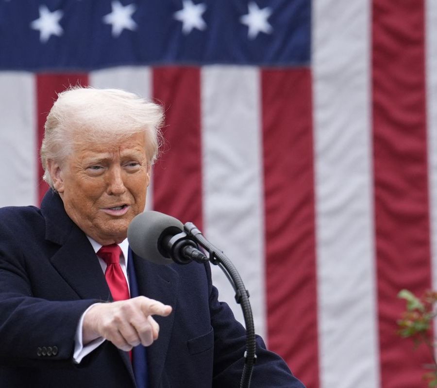 Dazi, Trump “Pausa di 90 giorni tranne che per la Cina”