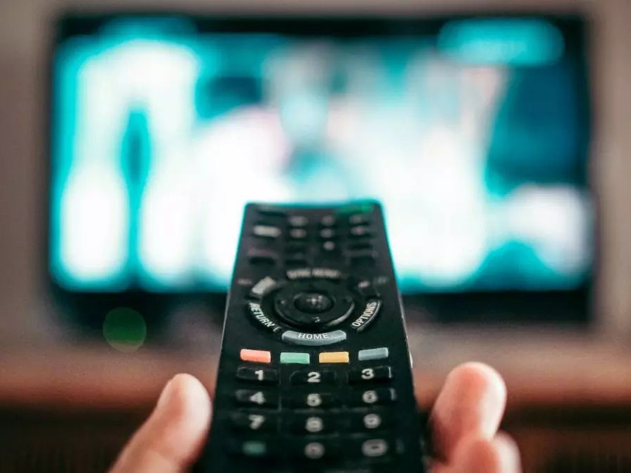 Più di 15 milioni gli italiani che guardano la televisione via satellite
