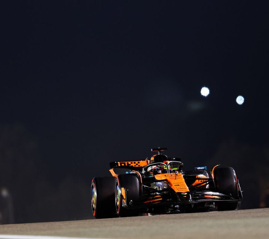 Piastri in pole in Bahrain davanti a Russell, terzo Leclerc