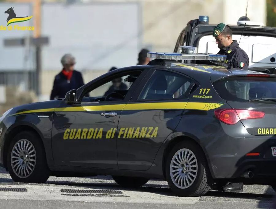 Occultati al fisco 5 milioni, sequestrati a Torino beni per 1,2 milioni