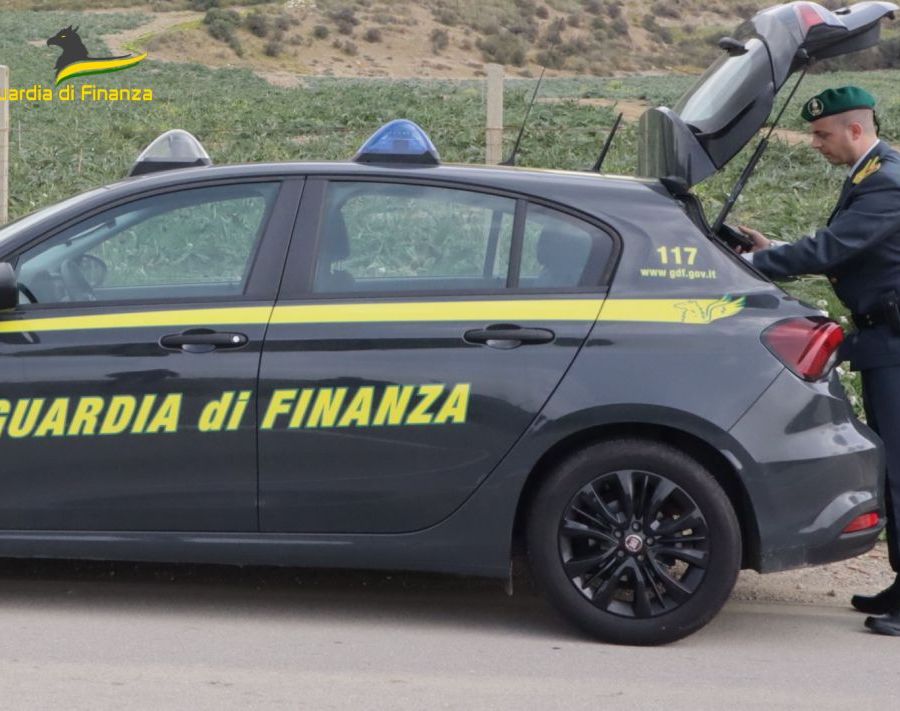 Sequestrate opere d’arte contraffatte esposte in un museo a Roma