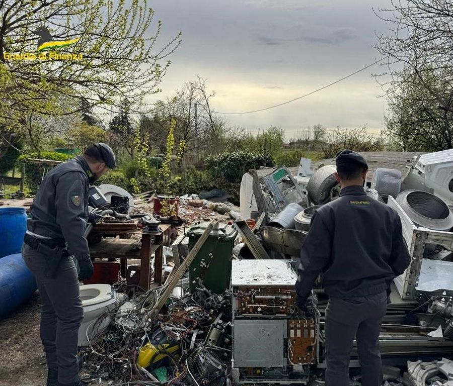 Sequestrata nel padovano discarica abusiva rifiuti di 2.000 mq