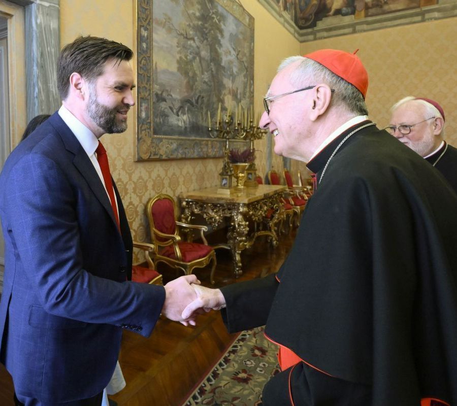 Vance incontra Parolin, focus su guerre e migranti