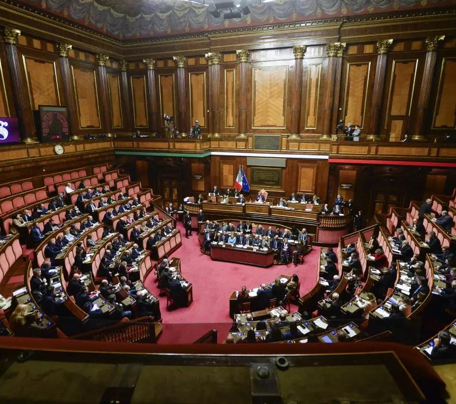 Via libera definitivo al decreto Bollette da 3 miliardi, è legge