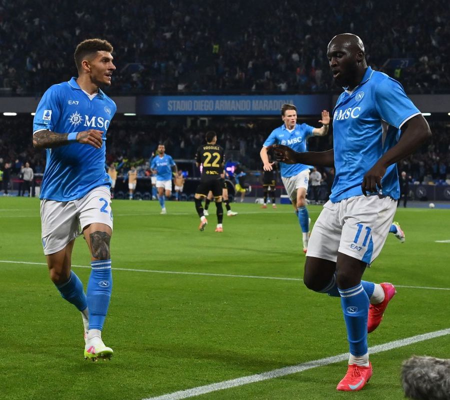 Il Napoli frena in testa, 2-2 col Genoa e l’Inter torna a -1