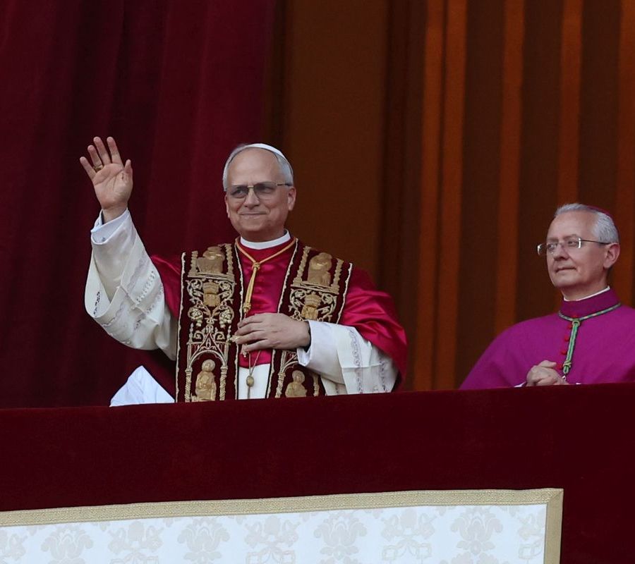 Attivati gli account social di Papa Leone XIV