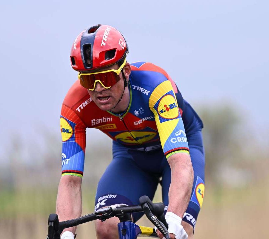 Van Uden vince a Lecce, Pedersen resta maglia rosa al Giro