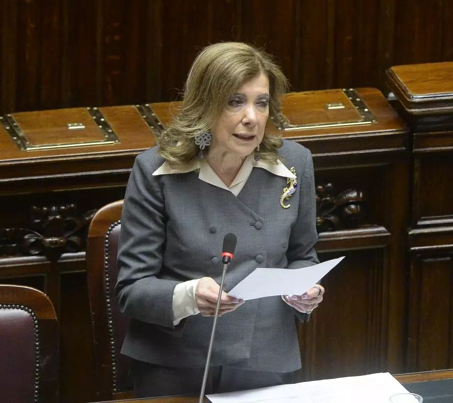 Casellati “Burocrazia costa 225 miliardi l’anno a famiglie e imprese”