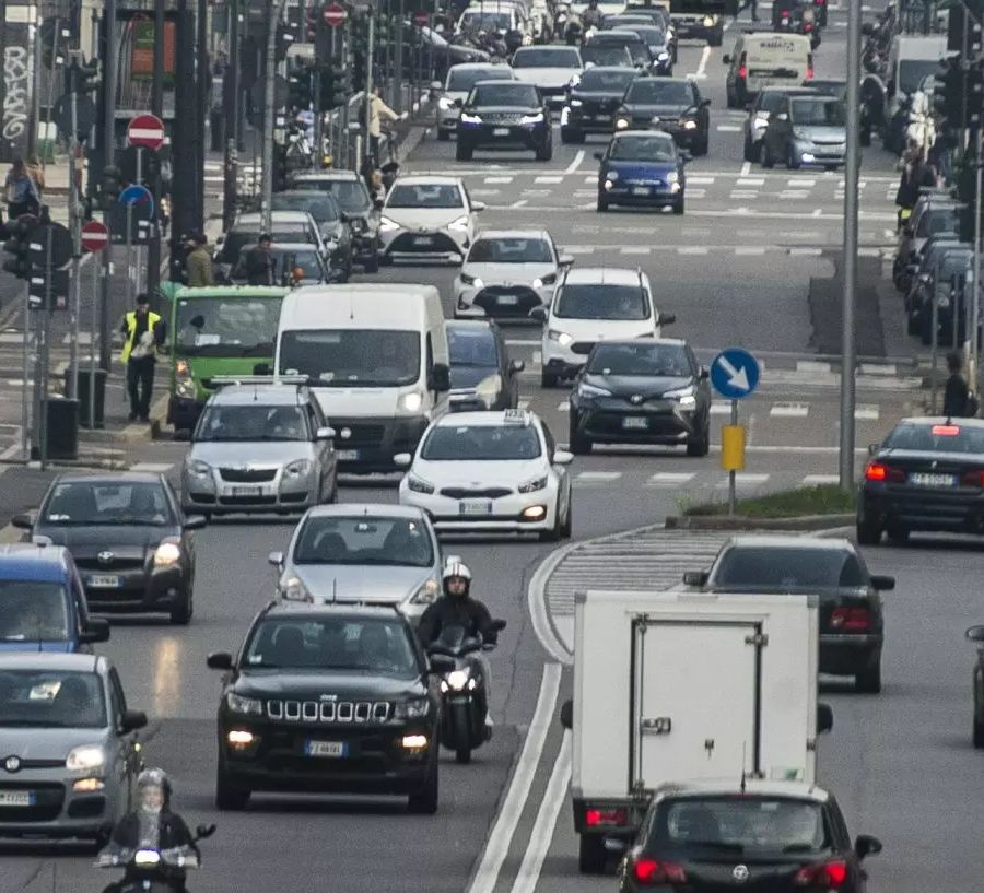 Automotive, in Italia mercato stabile a maggio