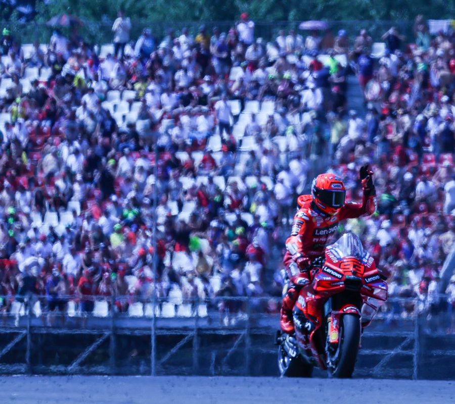Marc Marquez vince anche la sprint del Mugello, Bagnaia terzo