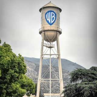 Paramount rilancia: offerta ostile da 108,4 miliardi per acquisire Warner Bros Discovery, superata Netflix