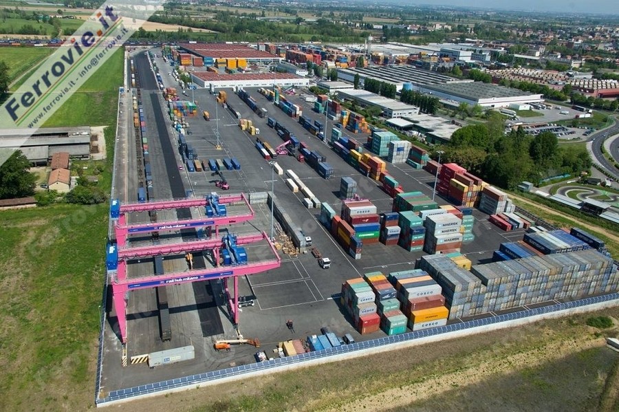 Logistica, Regione Lombardia: «Nodo strategico per i trasporti in Europa. Investiamo in intermodalità e sostenibilità» Logistica, Regione Lombardia: «Nodo strategico per i trasporti in Europa. Investiamo in intermodalità e sostenibilità»