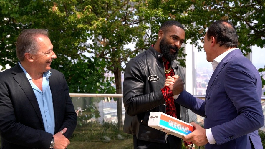 Wrestling e Piemonte: la WWE sceglie Torino. Cirio e Bongioanni accolgono Montez Ford sul Grattacielo