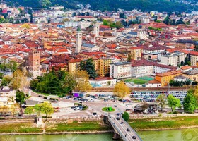 Oltre 146 mila euro per famiglia e lavoro. Le Province autonome di Trento e Bolzano riceveranno nuovi fondi nel 2025 Oltre 146 mila euro per famiglia e lavoro. Le Province autonome di Trento e Bolzano riceveranno nuovi fondi nel 2025