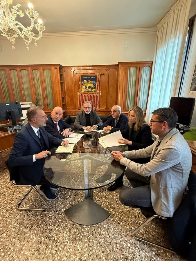 La Fiera di Longarone si prepara alla svolta. La Regione vuole un nuovo modello per la montagna La Fiera di Longarone si prepara alla svolta. La Regione vuole un nuovo modello per la montagna