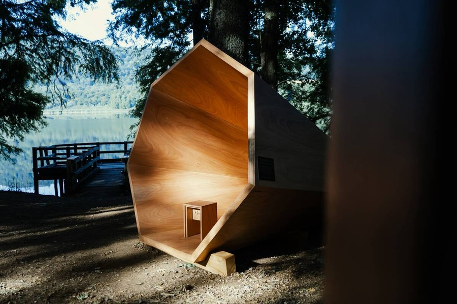 A Monticchio il megafono che ascolta il paesaggio: un'opera in legno per dare voce alla natura A Monticchio il megafono che ascolta il paesaggio: un'opera in legno per dare voce alla natura