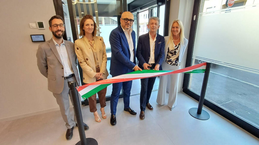 Bcc di Busto Garolfo e Buguggiate, inaugurata la nuova filiale di Parabiago. Il presidente Scazzosi: «Investiamo dove altri chiudono» Bcc di Busto Garolfo e Buguggiate, inaugurata la nuova filiale di Parabiago. Il presidente Scazzosi: «Investiamo dove altri chiudono»