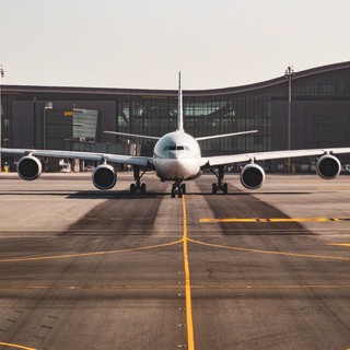 Turismo: Assoviaggi, frena il costo del jet fuel ma ‘volano’ le tariffe del trasporto aereo