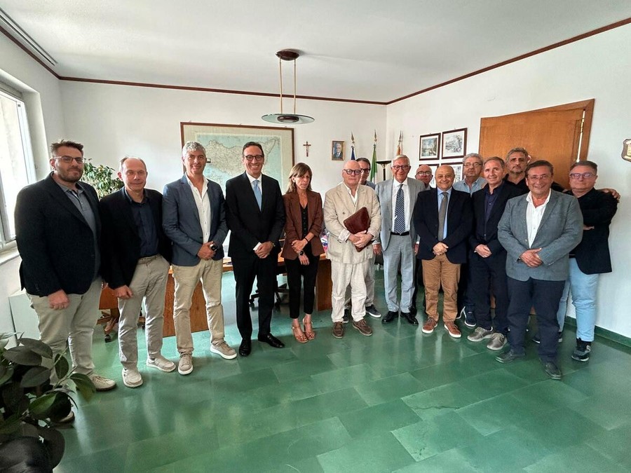 Infrastrutture, via alla nuova Commissione regionale Lavori pubblici: Aricò "Profili d'eccellenza per spedire le opere in Sicilia" Infrastrutture, via alla nuova Commissione regionale Lavori pubblici: Aricò "Profili d'eccellenza per spedire le opere in Sicilia"