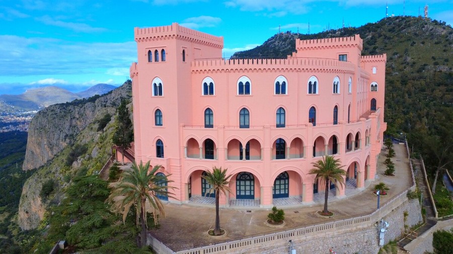 Mattarella a Castello Utveggio, il Capo dello Stato torna a Palermo per inaugurare la rinascita del gioiello su Monte Pellegrino Mattarella a Castello Utveggio, il Capo dello Stato torna a Palermo per inaugurare la rinascita del gioiello su Monte Pellegrino
