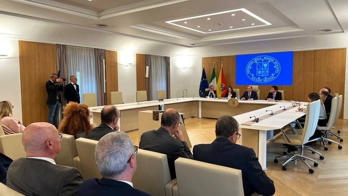 Regione Siciliana, Schifani convoca i dirigenti: «Più controlli per prevenire illeciti e corruzione» Regione Siciliana, Schifani convoca i dirigenti: «Più controlli per prevenire illeciti e corruzione»