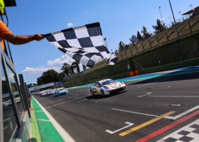 Vallelunga, Delli Guanti vince gara 1 della Porsche Carrera Cup: Bristot penalizzato, il campionato si riapre
