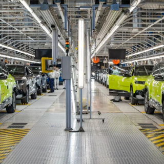 Stellantis inarrestabile in Italia, la crescita raddoppia il mercato nel primo mese del 2026