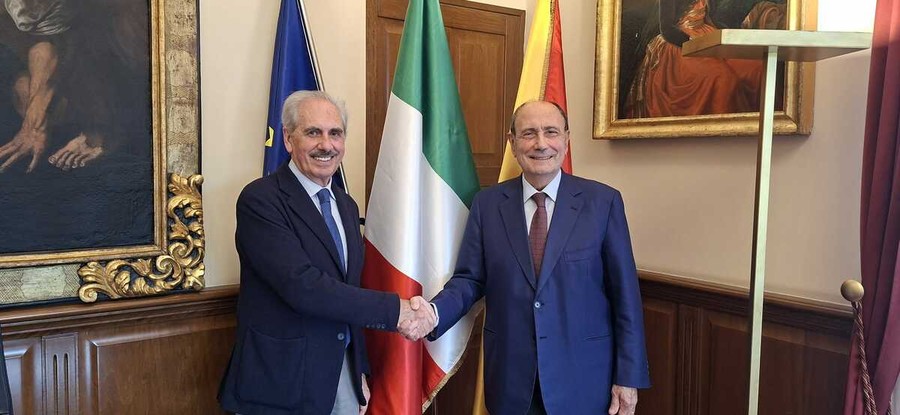 Schifani e Bivona faccia a faccia a Palazzo d'Orléans: "Dialogo aperto tra Regione e imprese per rilanciare la Sicilia" Schifani e Bivona faccia a faccia a Palazzo d'Orléans: "Dialogo aperto tra Regione e imprese per rilanciare la Sicilia"