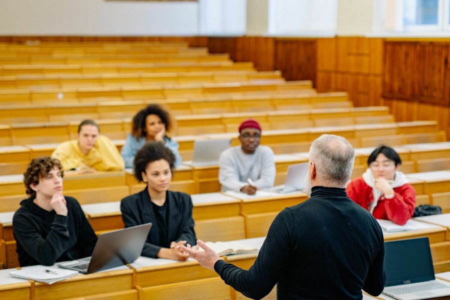 Regione Veneto - Università e imprese, la Regione porta nelle aziende i brevetti degli Atenei. Presidente Stefani: “Le idee dei nostri giovani devono diventare innovazione e lavoro” Regione Veneto - Università e imprese, la Regione porta nelle aziende i brevetti degli Atenei. Presidente Stefani: “Le idee dei nostri giovani devono diventare innovazione e lavoro”