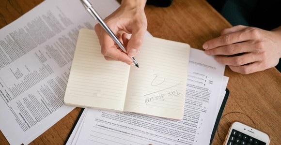 Trust e beneficiari: la Cassazione conferma il doppio requisito, ma resta l'incognita dell'ordinanza 15674/2026