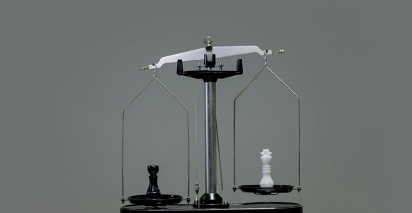 L'Intelligenza Artificiale nelle Consulenze Legali: Opportunità e Sfide