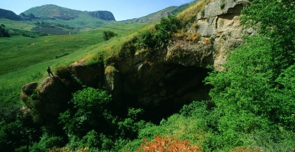 Sicilia, la Grotta di Sant'Angelo Muxaro diventa laboratorio per il turismo sostenibile Sicilia, la Grotta di Sant'Angelo Muxaro diventa laboratorio per il turismo sostenibile