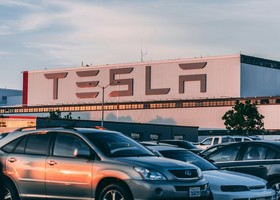 Tesla rallenta in Europa, Italia unica eccezione