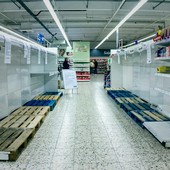 Dal panico al consumo: come la paura muove l'economia nelle crisi