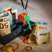Un anno all’entrata in vigore della Direttiva UE 2023/970 sulla trasparenza salariale per le imprese