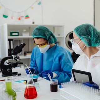 Regione Toscana - Formazione per filiera chimico-farmaceutica, il 90% degli allievi dei corsi ha trovato lavoro