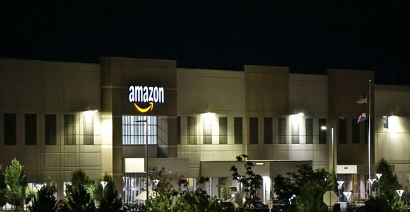 Svolta Amazon: primo accordo con i sindacati in Italia cambia le regole del lavoro