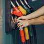 Benzina, il governo proroga gli sconti ma taglia il diesel Benzina, il governo proroga gli sconti ma taglia il diesel