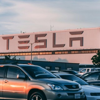 Tesla rallenta in Europa, Italia unica eccezione