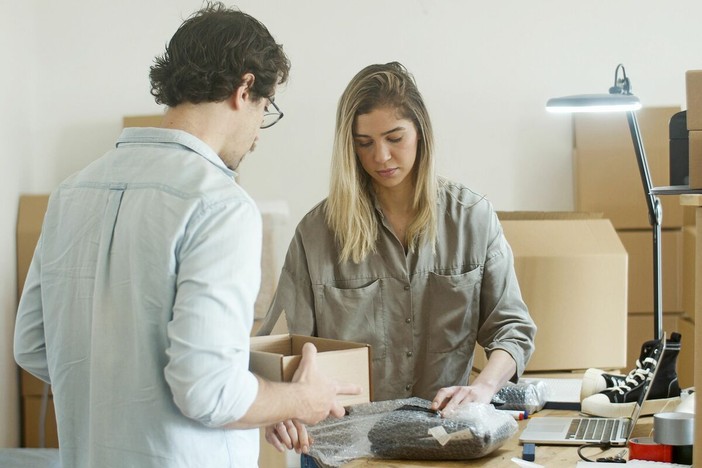 Le PMI e l’affidarsi a reti di vendita esterne Le PMI e l’affidarsi a reti di vendita esterne