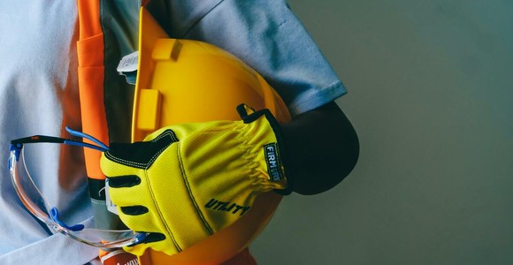 Il datore di lavoro ha l’obbligo di vigilare sul corretto uso dei DPI da parte del lavoratore