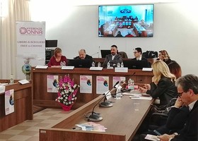 Violenza sulle donne, a Pietragalla nasce "ALBa". Uno sportello itinerante per portare aiuto nei comuni dell'Alto Basento Violenza sulle donne, a Pietragalla nasce "ALBa". Uno sportello itinerante per portare aiuto nei comuni dell'Alto Basento