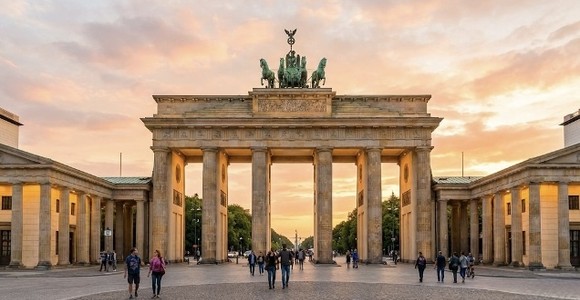 Sovranismo bancario tedesco di Merz. Il Muro contro UniCredit e l'Europa