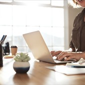 Lavoro agile, nuovo obbligo di legge in vigore dal 7 aprile: arriva l’informativa scritta annuale Lavoro agile, nuovo obbligo di legge in vigore dal 7 aprile: arriva l’informativa scritta annuale