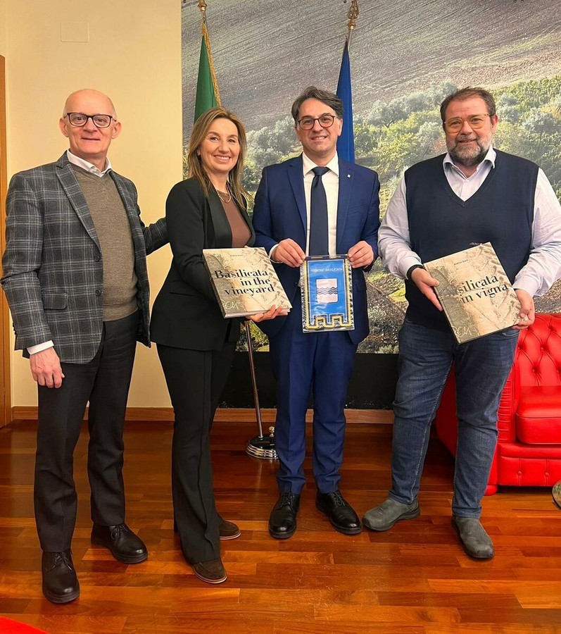 Slow Food e Regione Basilicata, Cicala: “Biodiversità e prodotti locali strategici per lo sviluppo” Slow Food e Regione Basilicata, Cicala: “Biodiversità e prodotti locali strategici per lo sviluppo”